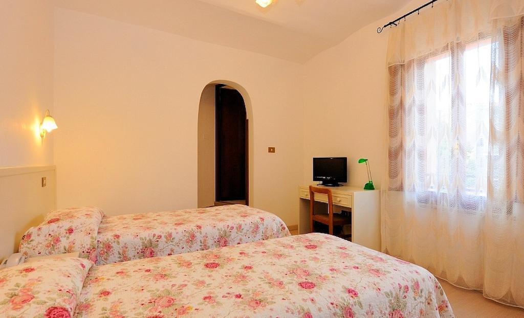 Hotel San Sebastiano Perugia Pokoj fotografie